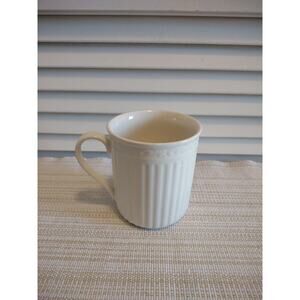 Mikasa Italian Countryside 11.5 oz Ribbed White Stoneware Coffee Tea Mug